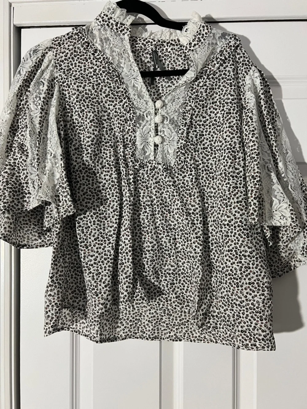 Anthropologie Lace--Trim Floral Puff Sleeve Women’s Top - Cream/Black